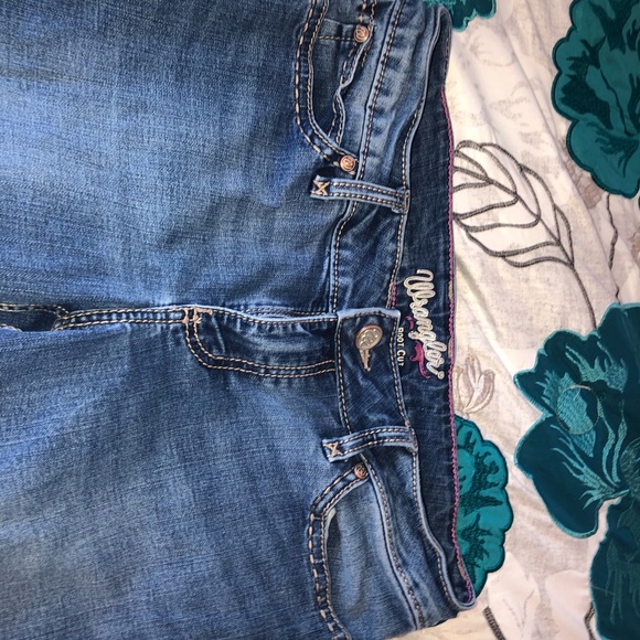 Wrangler stretchy fit jeans - Picture 3 of 3